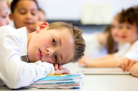 Bé học trước quên sau, phải làm sao?