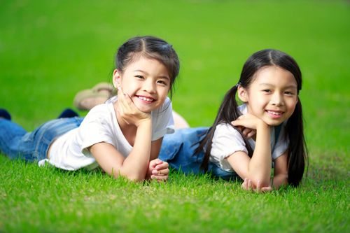Dạy con thế nào để lớn lên con luôn vững vàng, không bị ảnh hưởng bởi đánh giá bên ngoài