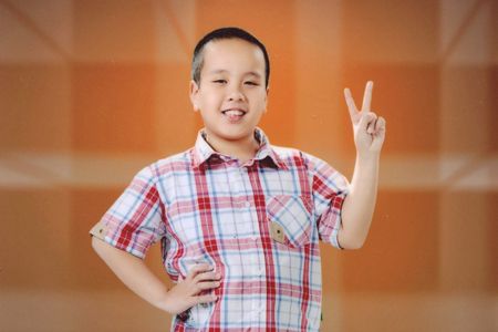 'Quy tắc bàn tay' của mẹ Đỗ Nhật Nam giúp con giỏi tiếng Anh