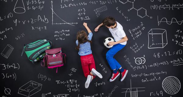 Không dạy con thuộc 2+2=4, người Mỹ biến toán học trở nên thú vị với trẻ bằng cách sau