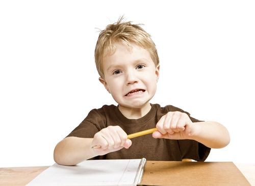 Phụ huynh có nên kèm cặp và giám sát con học hay không?