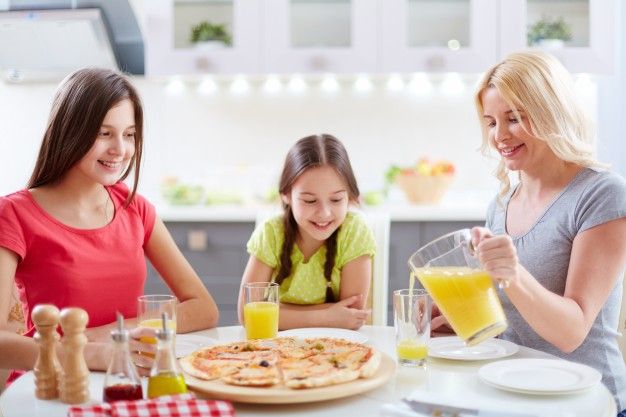Những phép lịch sự khi ăn cha mẹ nhất định phải dạy con