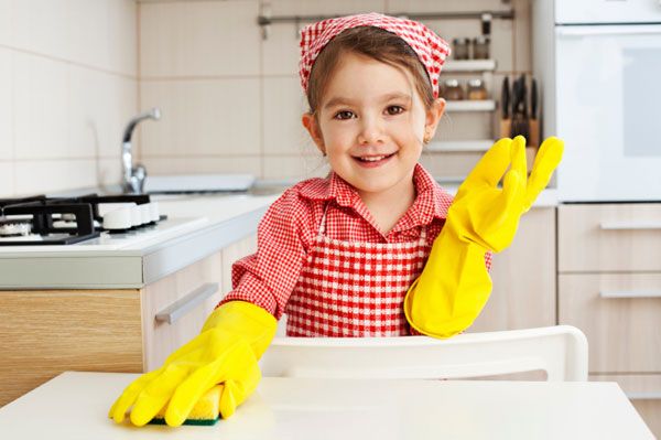 7 chiêu mẹ thông minh nên sử dụng để con làm việc nhà