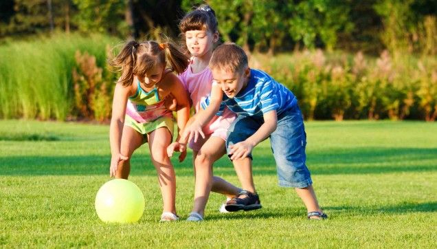Những nguyên tắc cha mẹ nên áp dụng với trẻ để có mùa hè lành mạnh