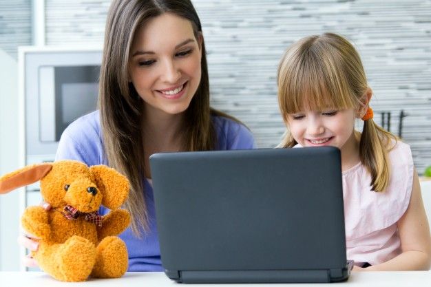 Cho con học trên máy tính, ipad: nên hay không?
