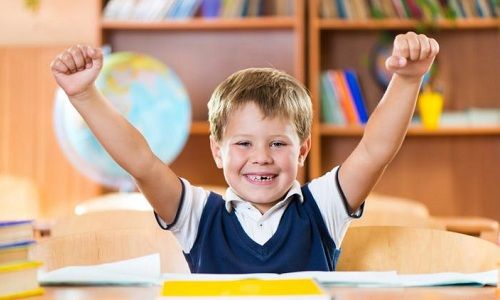 9 mẹo giúp con tự tin nhưng không kiêu ngạo