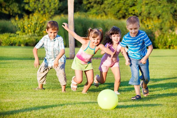 6 trò chơi ngoài trời tuyệt vời cho ngày cuối tuần của bé