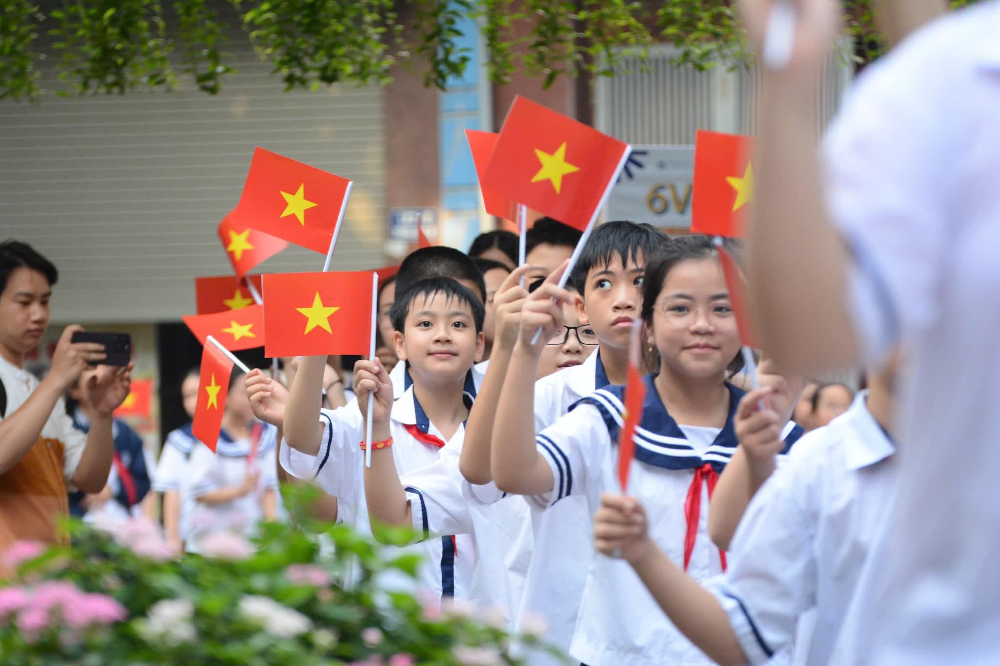 HƠN 20 TRIỆU HỌC SINH HÂN HOAN ĐÓN CHÀO NĂM HỌC MỚI 2024 - 2025